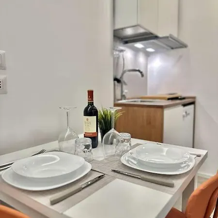 Monolatino Apartman *